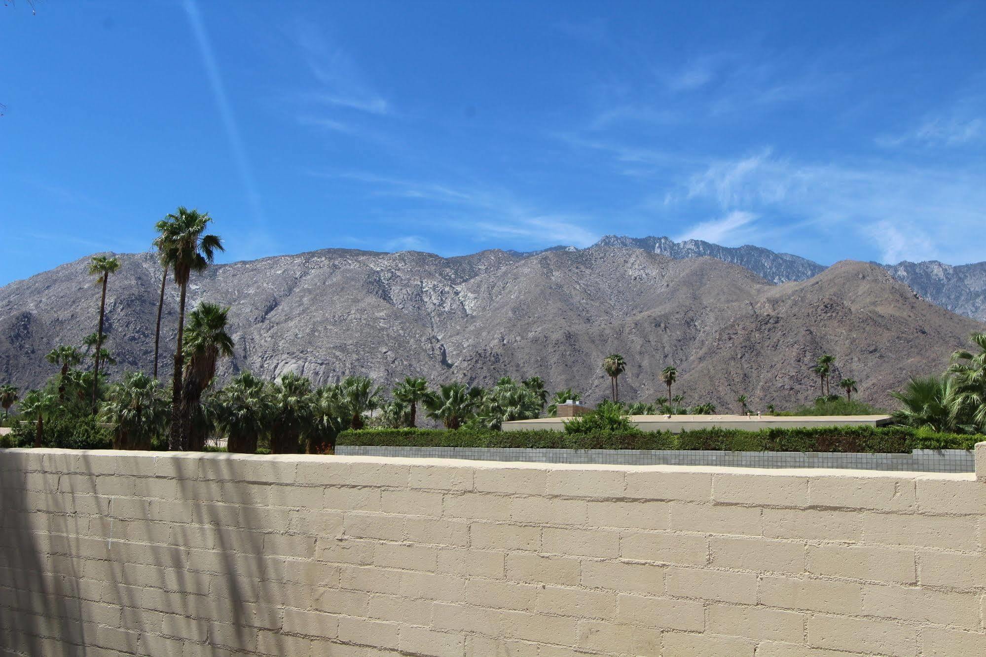 Desert Vacation Villas, A Vri Resort Palm Springs Exterior photo